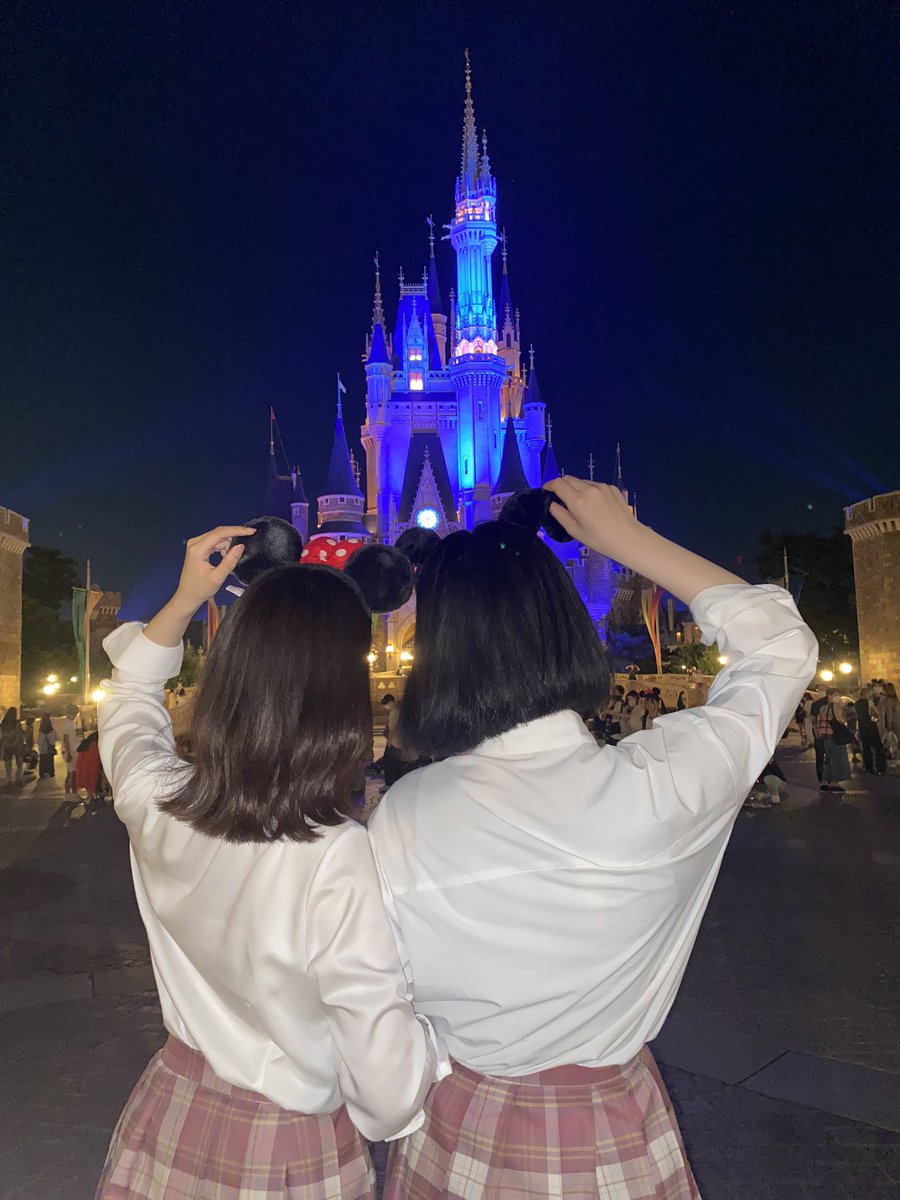 ___m_sr's tweet photo. 念願のディズニーランド🏰 https://t.co/yToySfuyAi