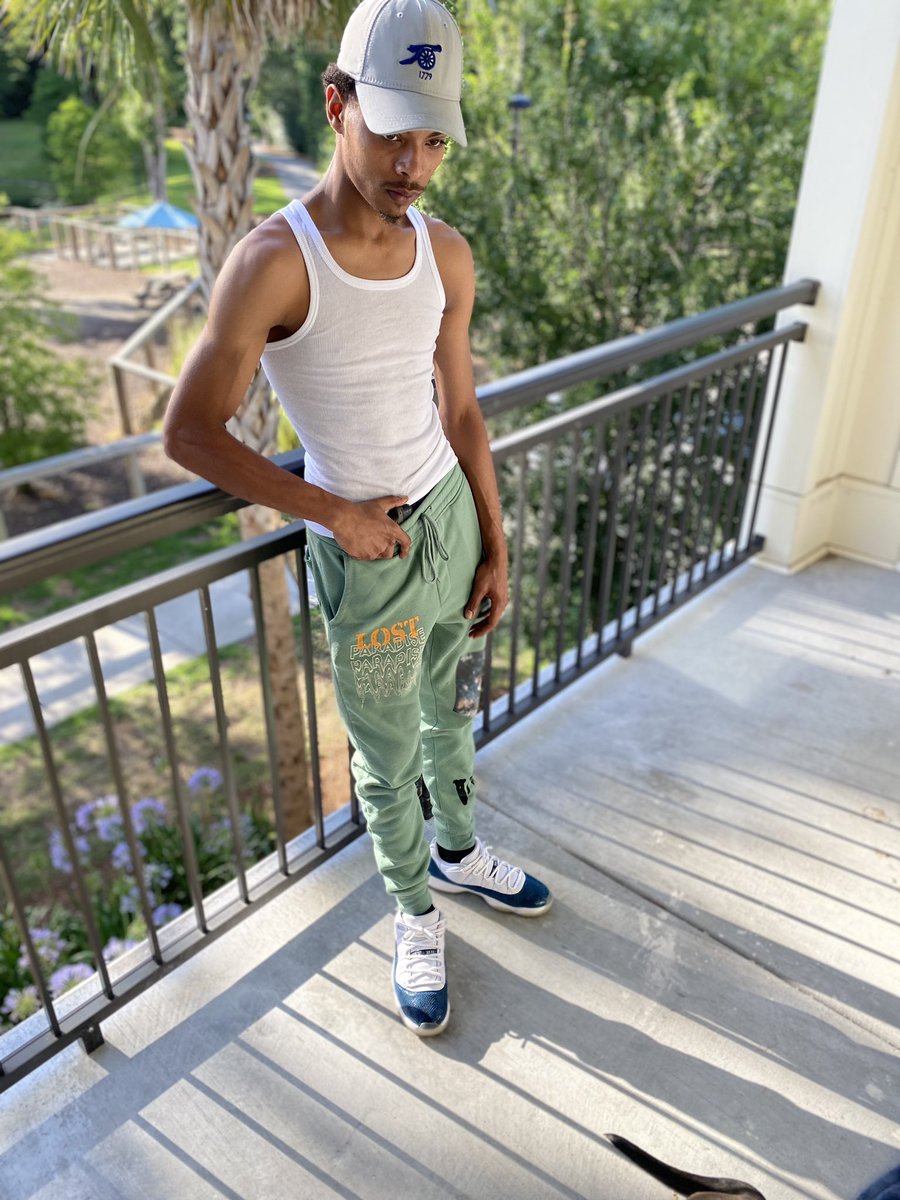 LulPlug's tweet image. “Paper chasing follow me, cuz I be where them dollars be” -6IX🗣