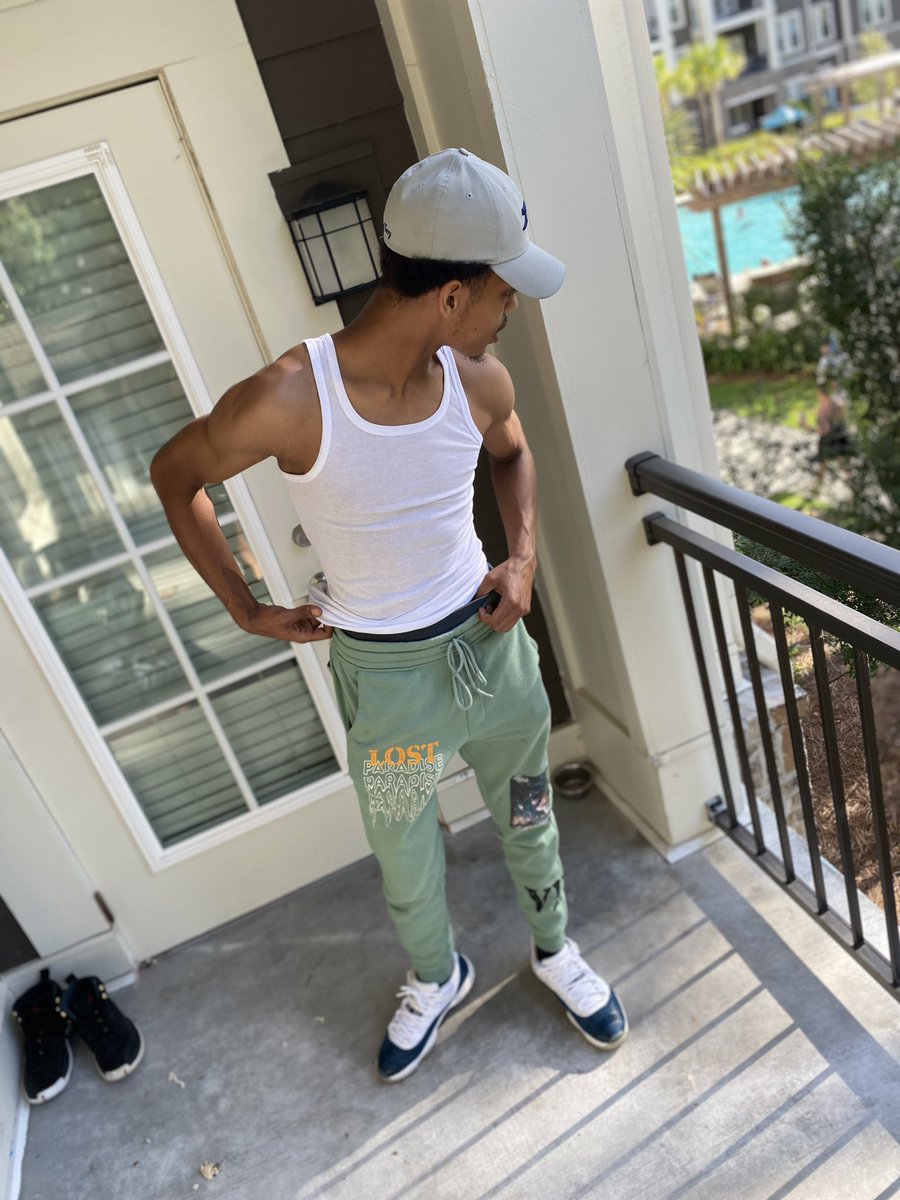 LulPlug's tweet image. “Paper chasing follow me, cuz I be where them dollars be” -6IX🗣