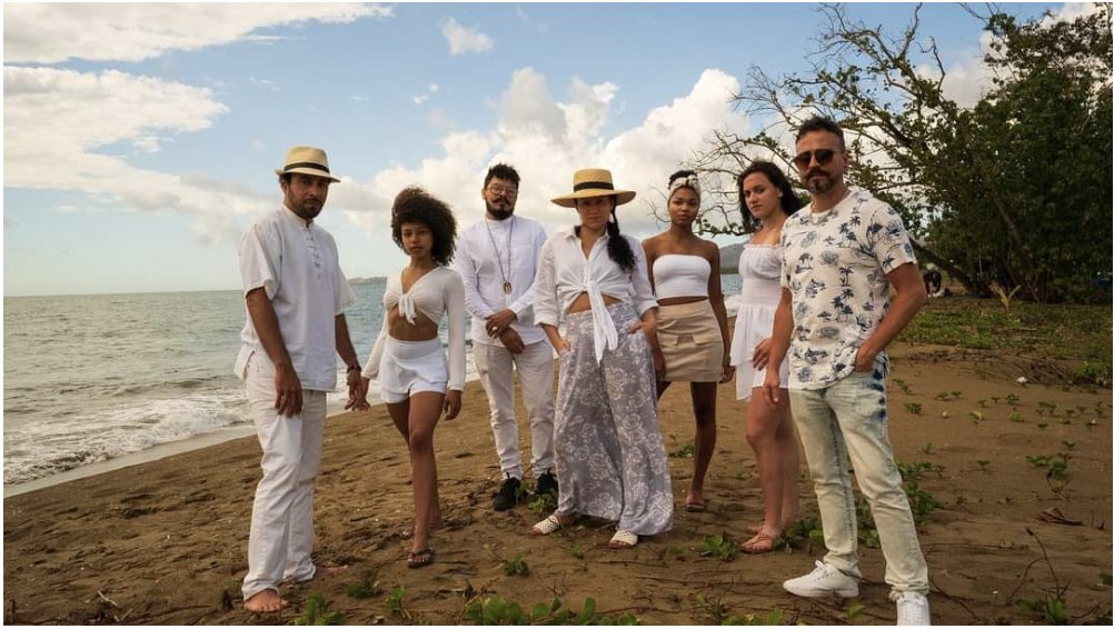 TheCraigPoint's tweet image. Poetic Platforms 2022 at Ping Tom Park.
Poetic Platforms foster cross-cultural connection and collective healing through pop-ups in underutilized spaces and parks. @oacchicago 
11 am - 4 pm
People’s Stage Karaoke
4 pm - 6:50 pm
300 W. 19th Street CHICAGO, IL 60616