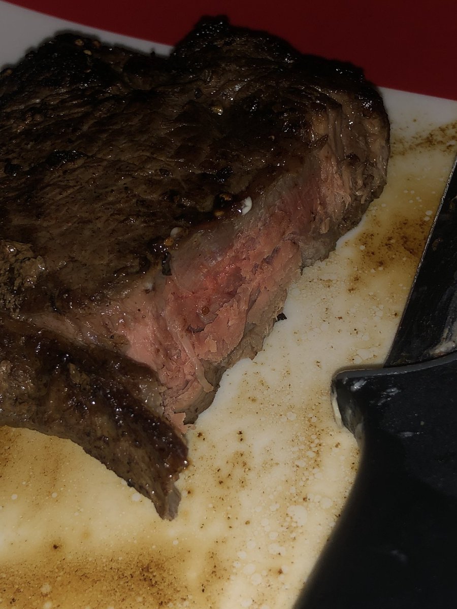 Kachrofl's tweet photo. Made a perfect steak the first time I tried, I’m just the best at everything tbh https://t.co/eCMG0ODiOe