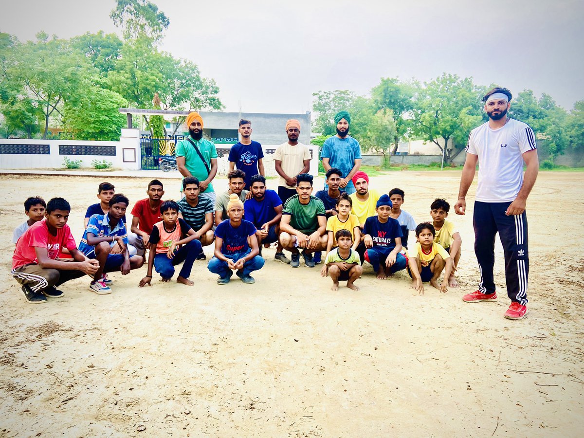 amriksingh570's tweet photo. ਵਾਹਿਗੁਰੂ ਦੀ ਕਿਰਪਾ ਨਾਲ ਅੱਜ ਆਪਣਾ ਕੈੰਪ ਸ਼ੁਰੂ ਹੋ ਗਿਆ ਹੈ ਕੋਈ ਵੀ ਬੱਚਾ ਟ੍ਰੇਨਿੰਗ ਲੈ ਸਕਦਾ ਹੈ ਮੈਂ ਵਾਹਿਗੁਰੂ ਅੱਗ�� ਅਰਦਾਸ ਕਰਦਾ ਹਾਂ ਕਿ ਬੱਚਿਆਂ ਨੂੰ ਓਹਨਾ ਦੀ ਕੀਤੀ ਮੇਹਨਤ ਦਾ ਫਲ ਮਿਲੇ 
contact 88473-38694 
Fateh Fateh Training &amp; Charity Group Aklia https://t.co/RpzhleyQTI