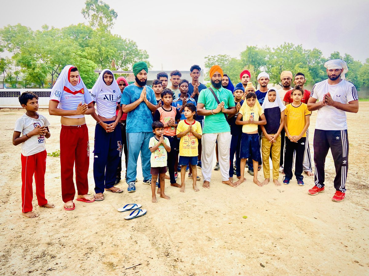 amriksingh570's tweet photo. ਵਾਹਿਗੁਰੂ ਦੀ ਕਿਰਪਾ ਨਾਲ ਅੱਜ ਆਪਣਾ ਕੈੰਪ ਸ਼ੁਰੂ ਹੋ ਗਿਆ ਹੈ ਕੋਈ ਵੀ ਬੱਚਾ ਟ੍ਰੇਨਿੰਗ ਲੈ ਸਕਦਾ ਹੈ ਮੈਂ ਵਾਹਿਗੁਰੂ ਅੱਗ�� ਅਰਦਾਸ ਕਰਦਾ ਹਾਂ ਕਿ ਬੱਚਿਆਂ ਨੂੰ ਓਹਨਾ ਦੀ ਕੀਤੀ ਮੇਹਨਤ ਦਾ ਫਲ ਮਿਲੇ 
contact 88473-38694 
Fateh Fateh Training &amp; Charity Group Aklia https://t.co/RpzhleyQTI