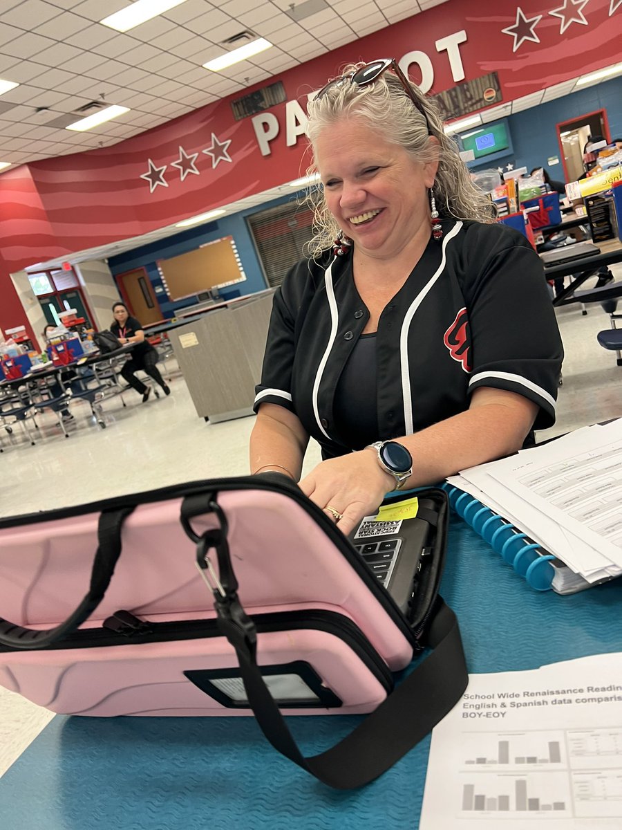 KCtheAP's tweet photo. It's was amazing seeing, connecting, and bonding with our PHENOMENAL staff for the 2022-2023 school yesterday. Our staff could've selected ANY other campus or district to serve in, but they picked @HarrisES_AISD and we're forever grateful for them! #AllinAllwin #ThePowerOfTeam☝🏾 https://t.co/lT0JcGlFja