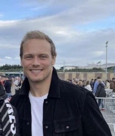 DailyHeughan's tweet photo. https://t.co/8lDQLUhwsk