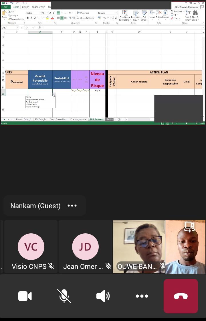 SalomonGraoson's tweet photo. Le #travaildécent auquel nous aspirons ne peut être possible que si les employeurs prennent conscience des #risquesprofessionnels.
Merci à la @CnpsCameroun pour ce webinaire sur les outils nécessaires à l'élaboration d'un Document Unique.
@OITinfo
@OwonaGregoire https://t.co/WfFM9UKmBs