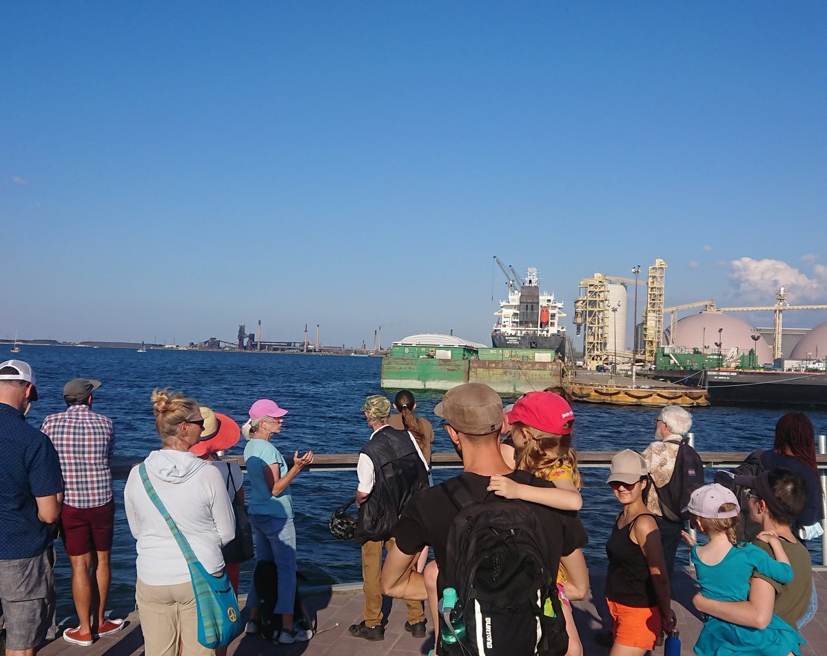 PascaleWard4's tweet photo. We joined @environmenthamilton's #StackWatch to learn to identify problematic emissions from our industrial neighbours to the North. https://t.co/qKZLF8vcp3