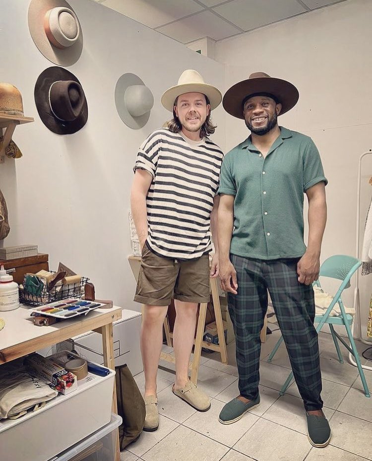 banjialexander's tweet photo. Was great meeting Matt Kitto today from Sierra & South Hats to discuss some designs for my new custom made hats. #BanjiAlexander #LondonHatWeek #Author #Teacher #MattKitto #SierraAndSouth #edutwitter #BookTour #LockdownLooms https://t.co/Dwvi8RZDQi