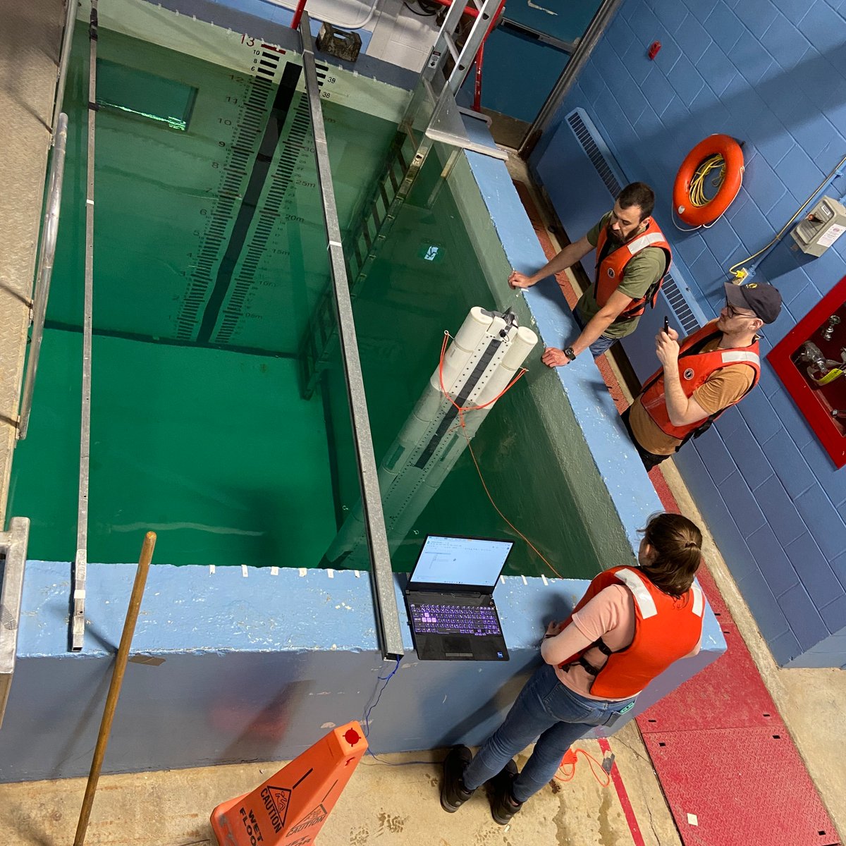 SmartICE_Arctic's tweet photo. Last week, the Tech Shop team brought the #SmartBUOY to the deep-water tank at @MemorialU for testing. We pride ourselves on continuous improvement and being innovative!
#testing #improvement #innovation #deepwatertank #socEnt https://t.co/RgWwj5EIwU
