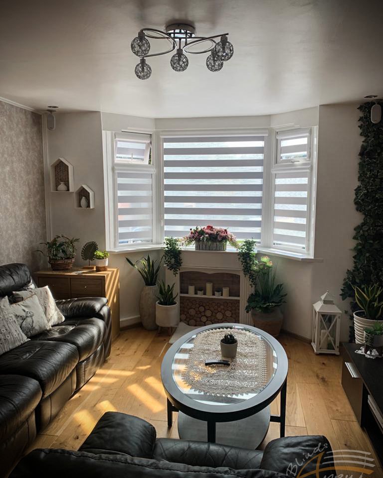 WhittleJones's tweet photo. We are pleased to confirm Modern Blinds Ltd have expanded their operations at Goldthorpe Industrial Estate.
https://t.co/TkNtgxcSaz
#businessexpansion #unittolet #industrial #workspace #goldthorpe #yorkshire https://t.co/xvH9kE6pBW