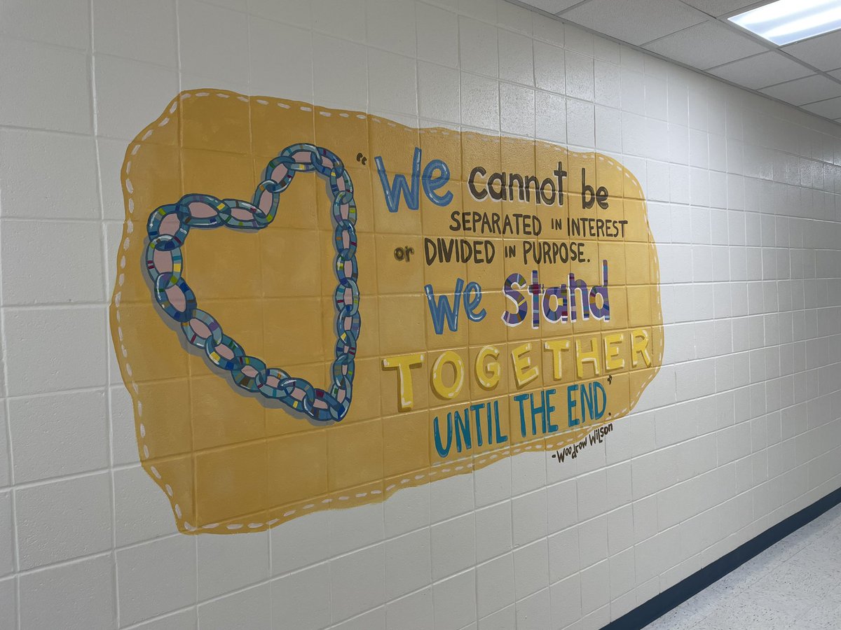 spalmquist1's tweet photo. Thank you to our recently promoted Clearview ES 6th grade students (2022) for donating this beautiful mural created by Danielle Ferrin.  @Clearview_ES https://t.co/qHeeSYbqZ3