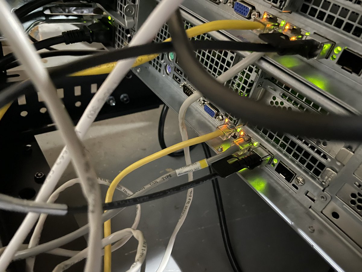 GCuriousTech's tweet photo. @HomeNetworkGuy_ For homelab I think what equipment you have will drive this choice. I used a DAC for this point to point VSAN link since they were SFP+ cages. Also i wouldn’t use an adapter for 10G personally. 1G should be fine https://t.co/25p5ykMnik