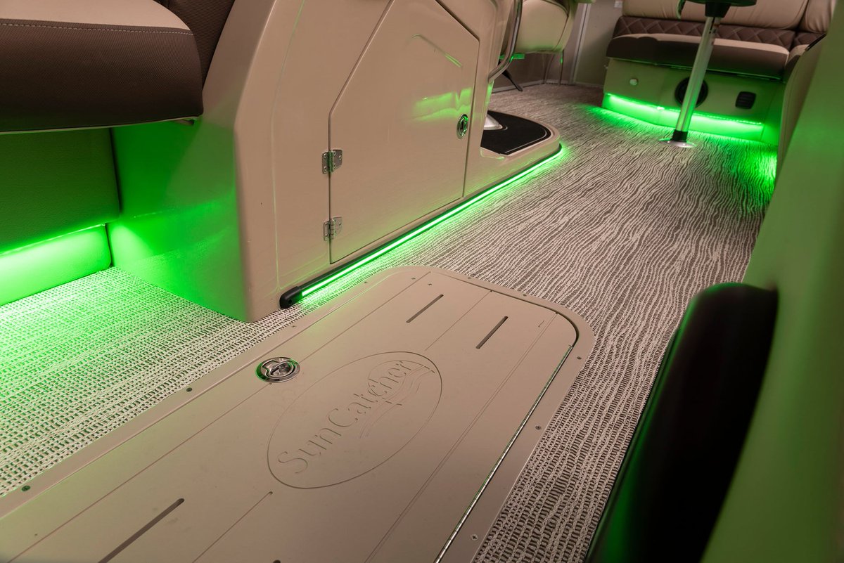 Spotlight on the Elite 326 C:
The SunCatcher Elite 326 C offers optional RGB floor lighting that is available as on option on all SunCatcher Elite models.  The RGB lighting option includes speaker lights, cup holder lights and under couch strip lighting.

suncatcherpontoons.com/suncatcher-eli…