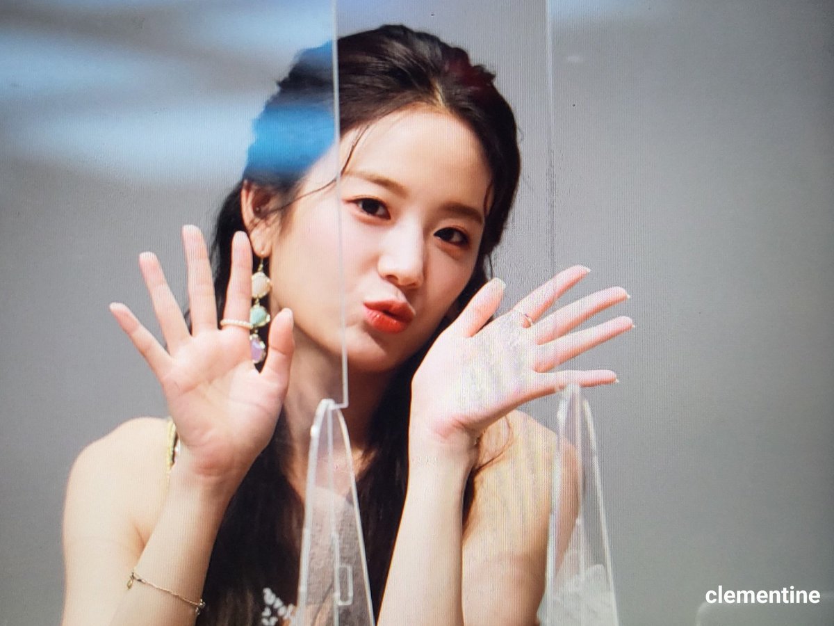 CLEMENTINE_1227's tweet photo. 220713 팬사인회 Preview2

요정이자나🧚‍♀️

#fromis_9       #프로미스나인      
#장규리 #규리 #JangGyuRi #Gyuri https://t.co/OYjv1OaAD1