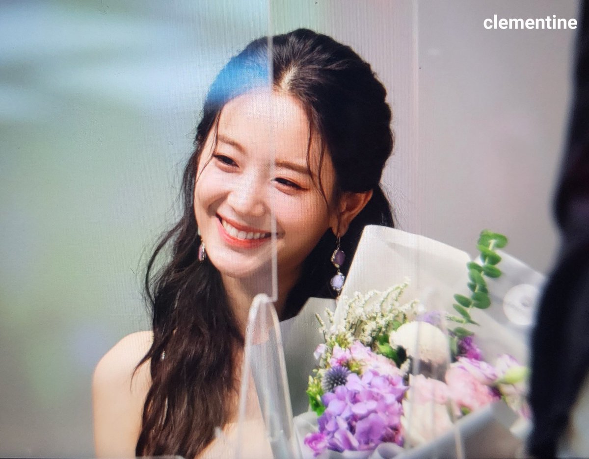 CLEMENTINE_1227's tweet photo. 220713 팬사인회 Preview2

요정이자나🧚‍♀️

#fromis_9       #프로미스나인      
#장규리 #규리 #JangGyuRi #Gyuri https://t.co/OYjv1OaAD1