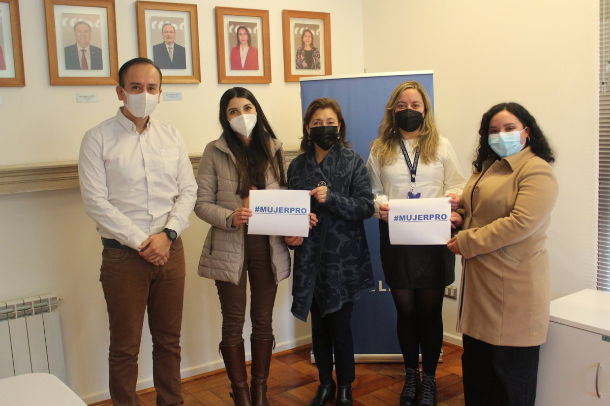 CChCChillan's tweet photo. Para profundizar detalles del lanzamiento de Proyecto #MujerPro que impulsa @CChCChillan directivos del gremio lideraron nueva reunión. En la cita participaron Seremi (s) @MmegNuble Nicol Ulloa, su par de Trabajo, @natalepez
y la Dir. Prov de Educación, M. Fernanda López, https://t.co/xcjZ5oxsDX