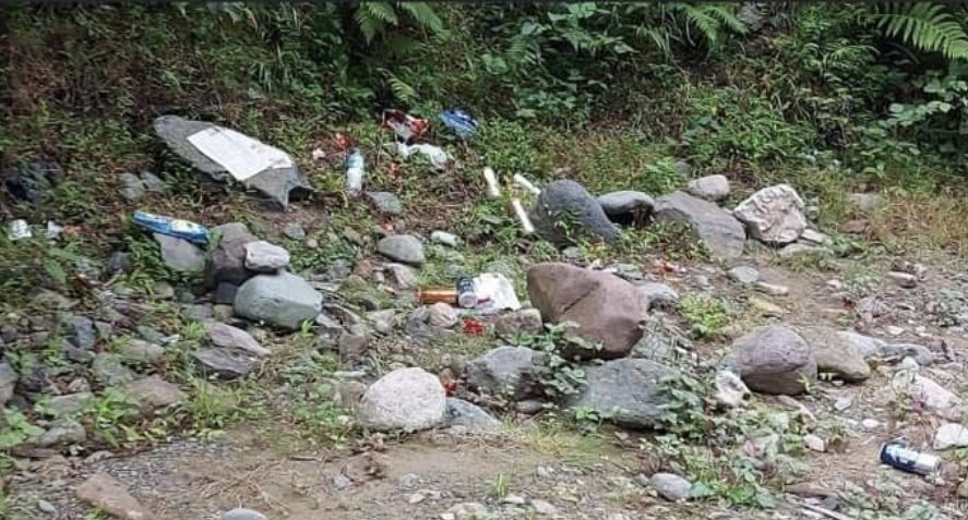 guvenislamoglu's tweet photo. Giresun Görele Aydınlar Köyü Çömlekçi Deresi.
Derede çuval çuval kurban atıklar var.
Halk sağlığı ile oynuyorlar.
Suyu içilmez hale getirdiler şimdi de kanalizasyon muamelesi yapıyorlar...
Pisiz pis....
@Giresunilmud https://t.co/1pup1JX83b