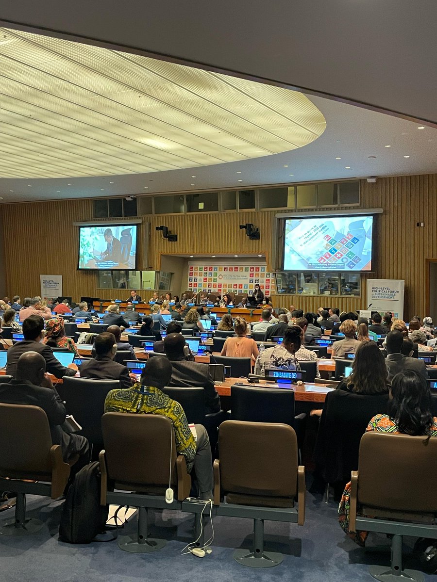 swissstatistics's tweet photo. 🇨🇭 presented its voluntary national report on the implementation of the 2030 Agenda #SDGs to the @UN at the #HLPF2022. During the VNR Lab, the 🇨🇭 delegation together with the FSO presented the report and its statistical annex in more detail. #DataforSDG
➡️ https://t.co/dCqNsIWx62 https://t.co/srCWiEcYv5