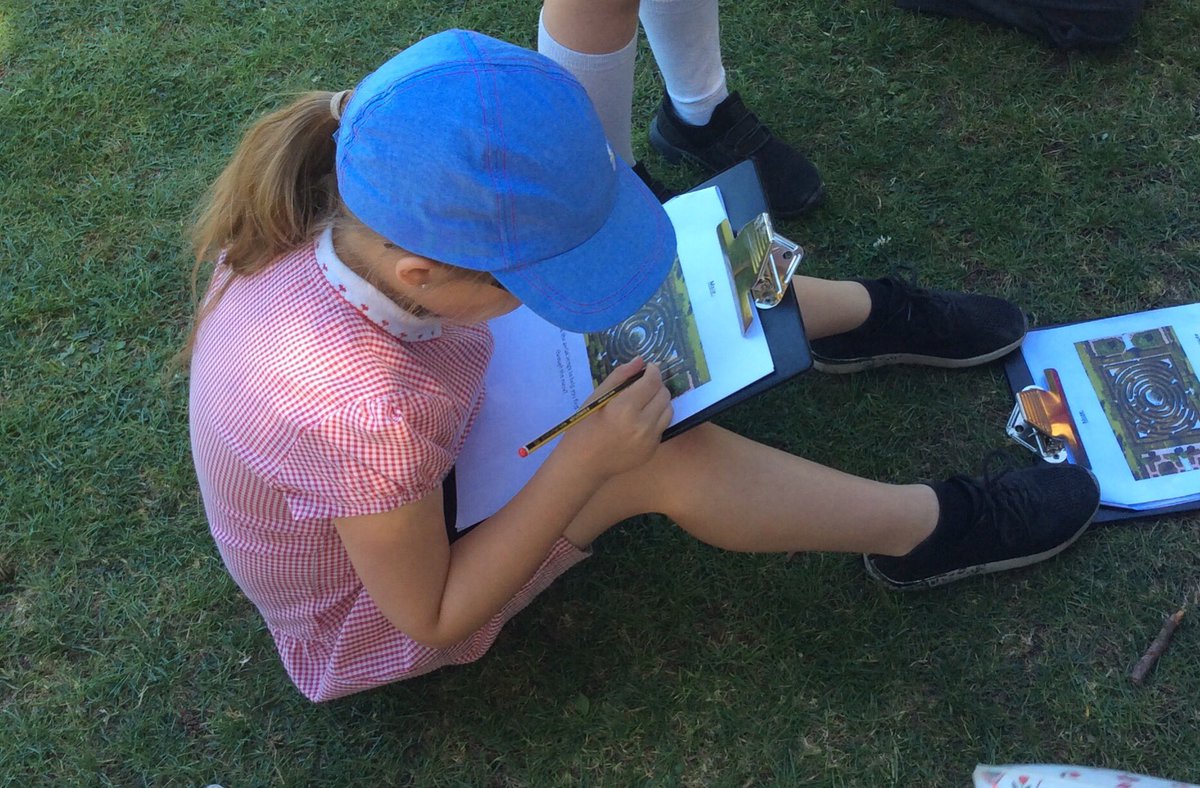 MrBStJosephs's tweet photo. Year 3 had a brilliant day at Chatsworth! We spent our time exploring the gardens. Our third task was to find our way through the maze!  @stjs_staveley https://t.co/ECW0DuuHrX
