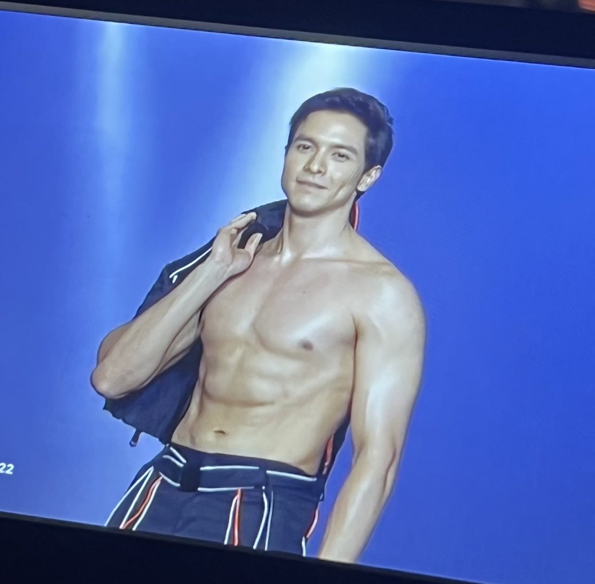AldenTrendsOFC's tweet photo. That SMIRK!
That SMILE!
That DIMPLE!
On top of HIS ABS, HIS BICEPS!

HOTNESS overload!!!

@aldenrichards02 @Century_Tuna 
#ALDENCenturyLoveStrong 
#CenturyTunaSuperbods2022 
ALDENx2022Century SuperbodsFinals https://t.co/9CBVZmSoOx