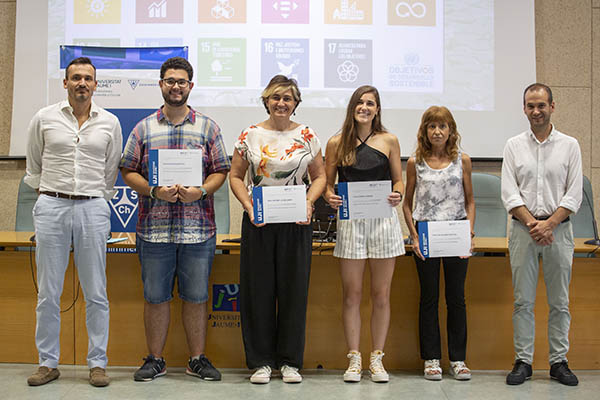 El Aula Zschimmer &amp; Schwarz de Química Sostenible y Circular de la <a href="/UJIuniversitat/">Universitat Jaume I</a> premia los mejores trabajos de final de grado y máster 

uji.es/com/noticies/2…