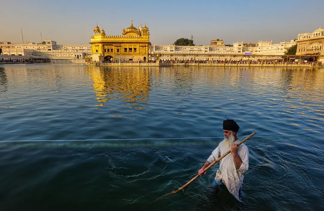 lumix_india's tweet photo. Capture the radiance and feel the calm of Amritsar with #Lumix.
Credits: Arghya Chatterjee
Camera: #LumixS5
#MotionPicturePerfect #LumixIndia #GoldenTemple #GoMirrorlessGoLimitless #MovingImagesForward #Lumixphotography #Photography #Amritsar https://t.co/Z9odZCCvMa