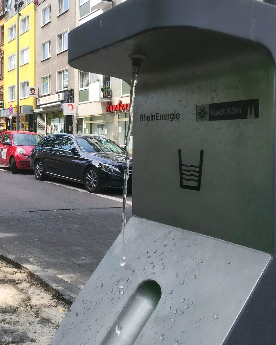 Eine schnelle Erfrischung an warmen #Sommertagen? ☀️ Nutzt dafür gerne unsere #Trinkwasserbrunnen, die ihr in ganz #Köln findet. 💦 Habt ihr sie schon mal ausprobiert?