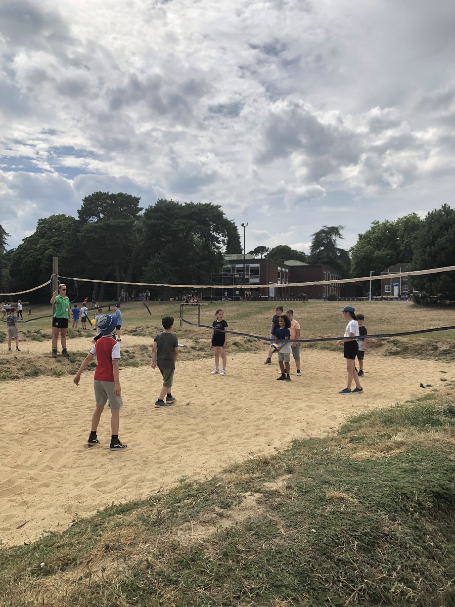 Harris_JAC's tweet photo. Volleyball #HJAC https://t.co/aZdD7lWxby