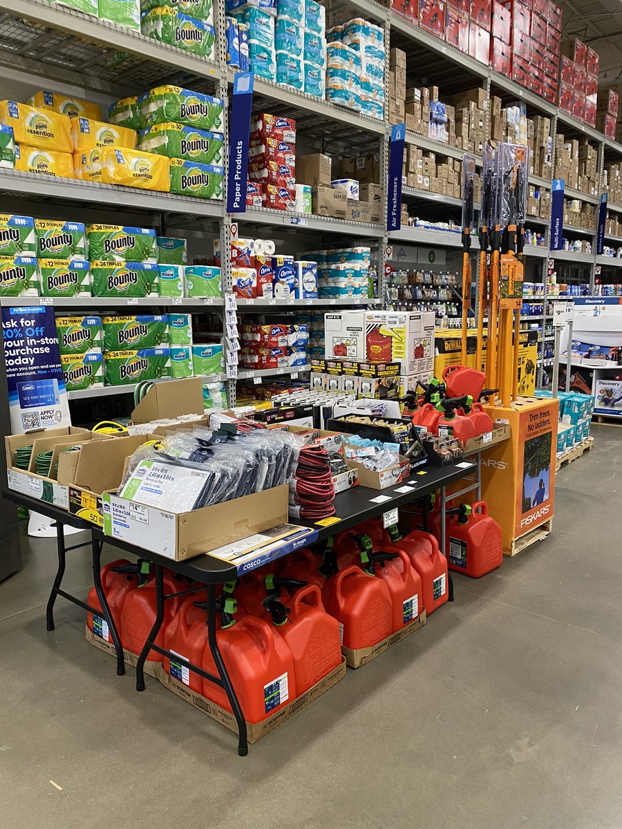 Thank you Lj and MST team at 0568 for setting up a Storm Clean Up area. Everything you need to get you back in business. @MerchMonster568 <a href="/lwcoldiron/">Larry Coldiron</a> @LauraG813R1 <a href="/GallianoScott/">ScottGalliano</a> <a href="/MattKovacs12/">Matt Kovacs</a> @Deanna0568