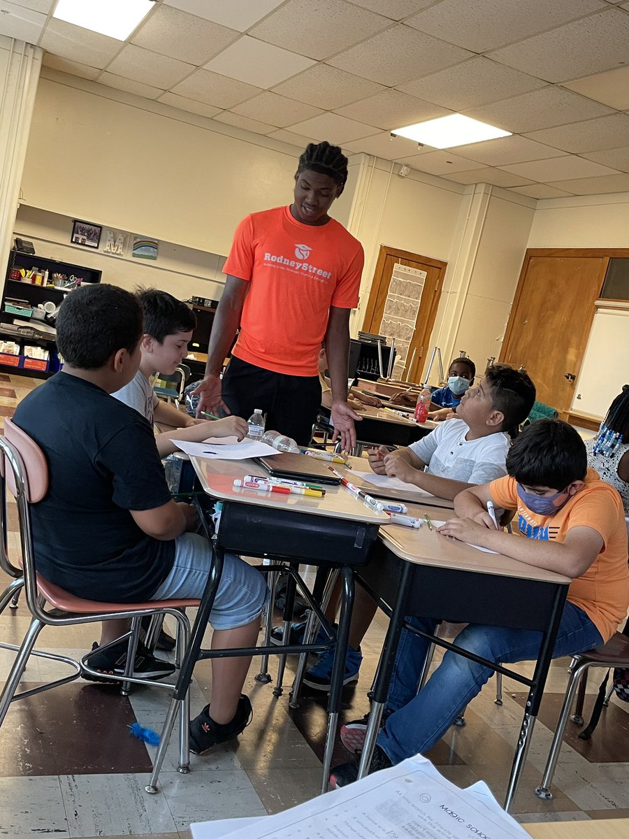 ms_marshall_5th's tweet photo. SEL activity! What makes you, you! @rodneystreetde @RedClaySchools https://t.co/wjj3uj0d5I