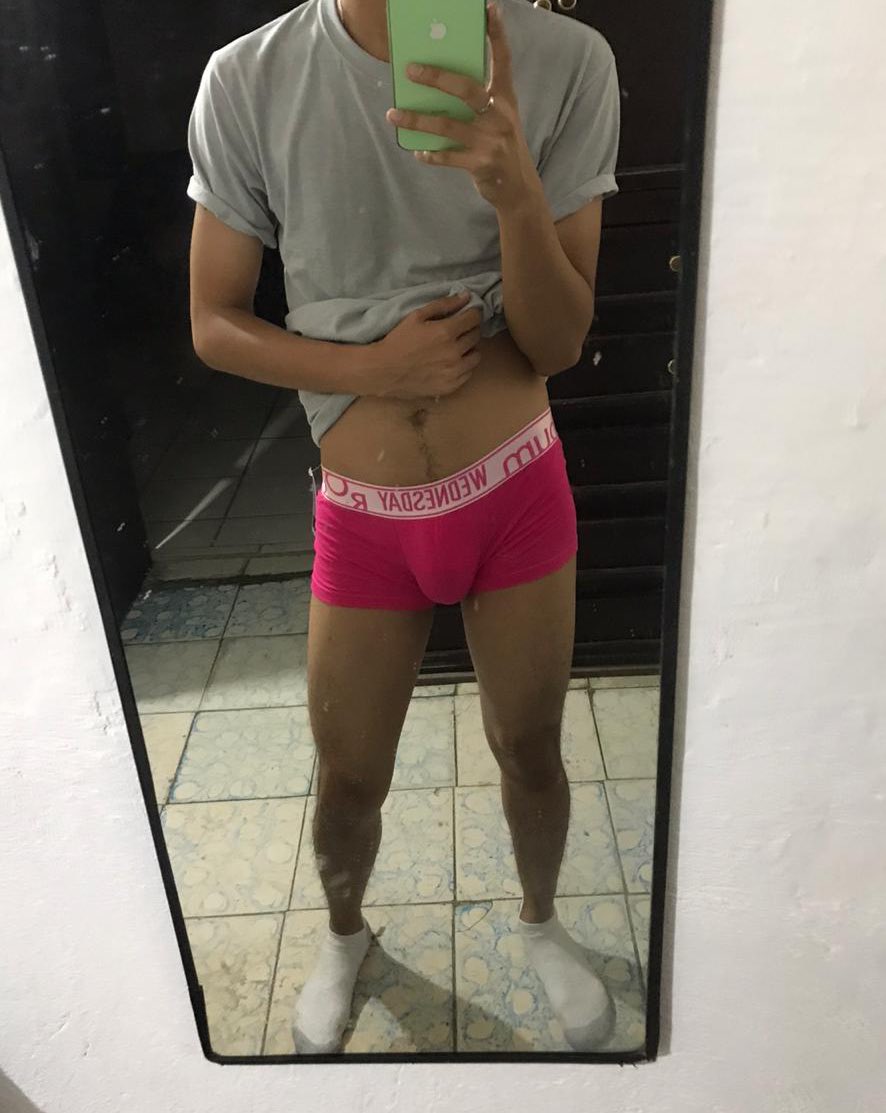 Steve_20A's tweet photo. #CalzonDelDia hoy toco rosita y obliguito de semana, un estirón 🍆😏 más listo. @ENCUENTROGDLGAY https://t.co/CNmYytN6gw
