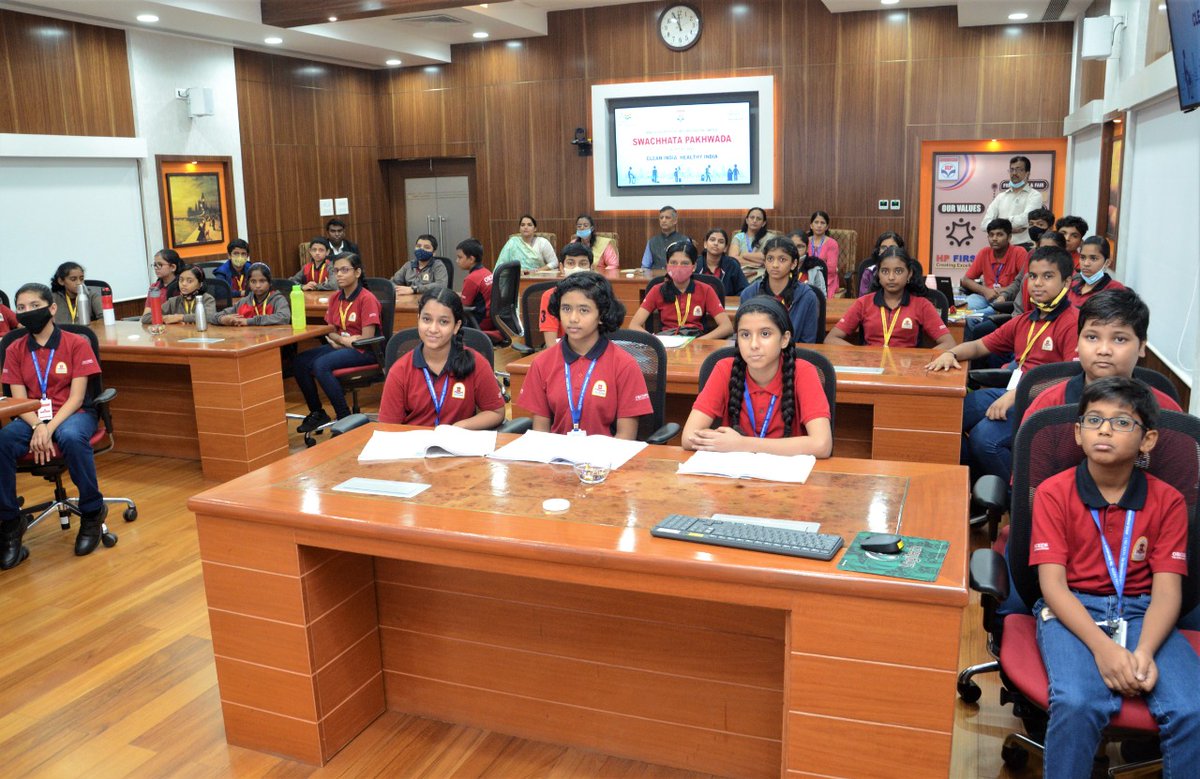 HPCL's tweet photo. #SwachchataPakhwada HPCL's Temple of Learning, #HPMDI Nigdi organised Speech Competition for students from Orchids International School, Nigdi to spread awareness about mission #SwachhBharat
#OurFuture #OurChildren also pledged to work together towards #CleanIndia #HealthyIndia https://t.co/R9wydXOE2x