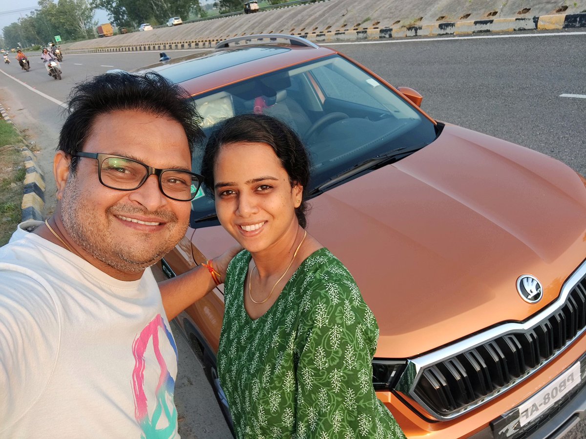 SumerSpeaks's tweet photo. We luvd d design & bought dis beauty @SkodaIndia 10000 Km #OneYearOfKUSHAQ & still rocking d road. #contest #KrishnaAutoSales #Jalandhar https://t.co/w4slOFvdPe