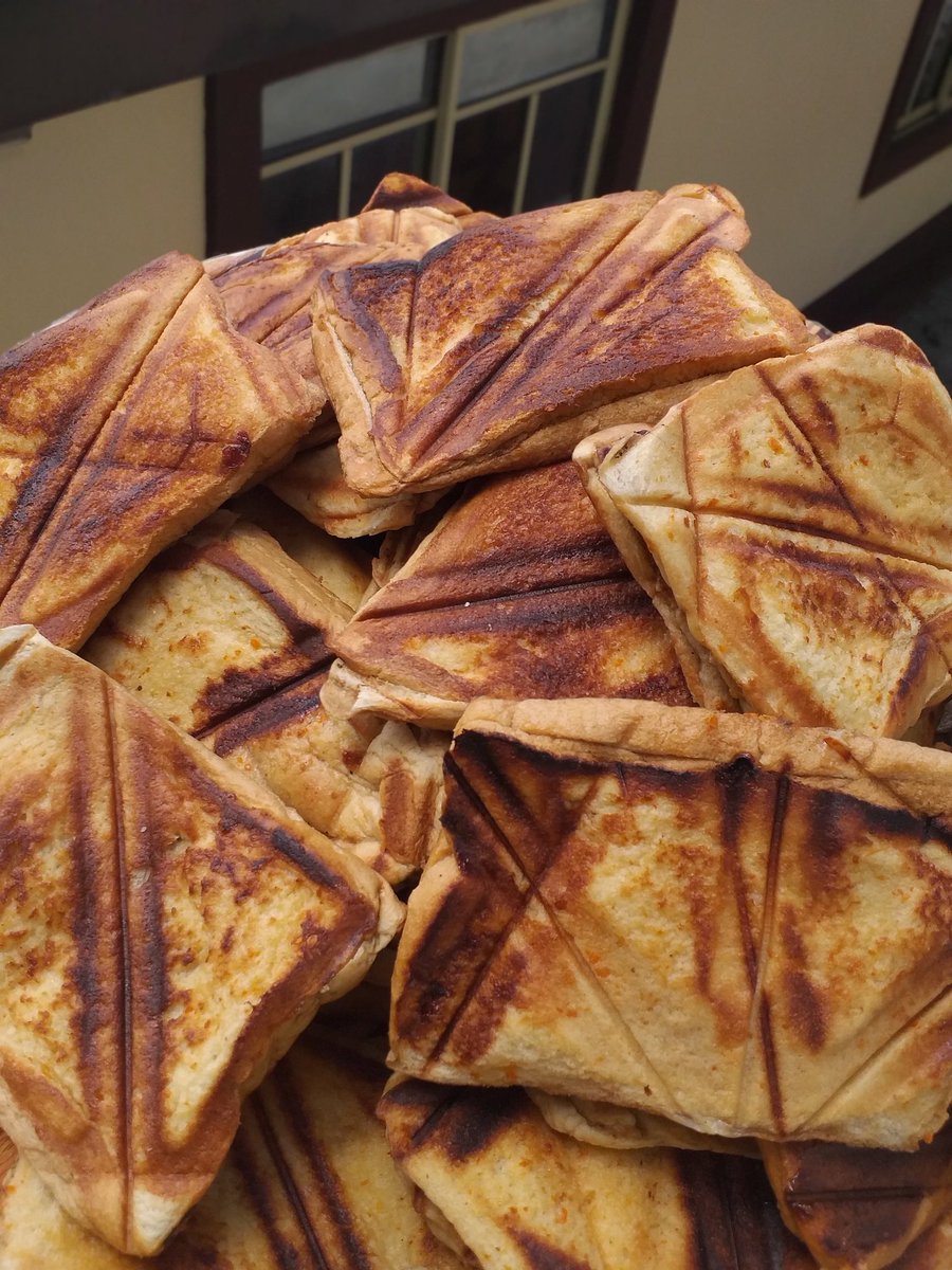 chefdujure's tweet photo. @the_Lawrenz Please come and buy from us o
We are in port Harcourt and we deliver to any place in Nigeria with a long lasting texture. 
Fish Toast/ Meat Toast / Stuffed toast for just N250
Please RT or call 09067309530 https://t.co/ItLcT78AWH