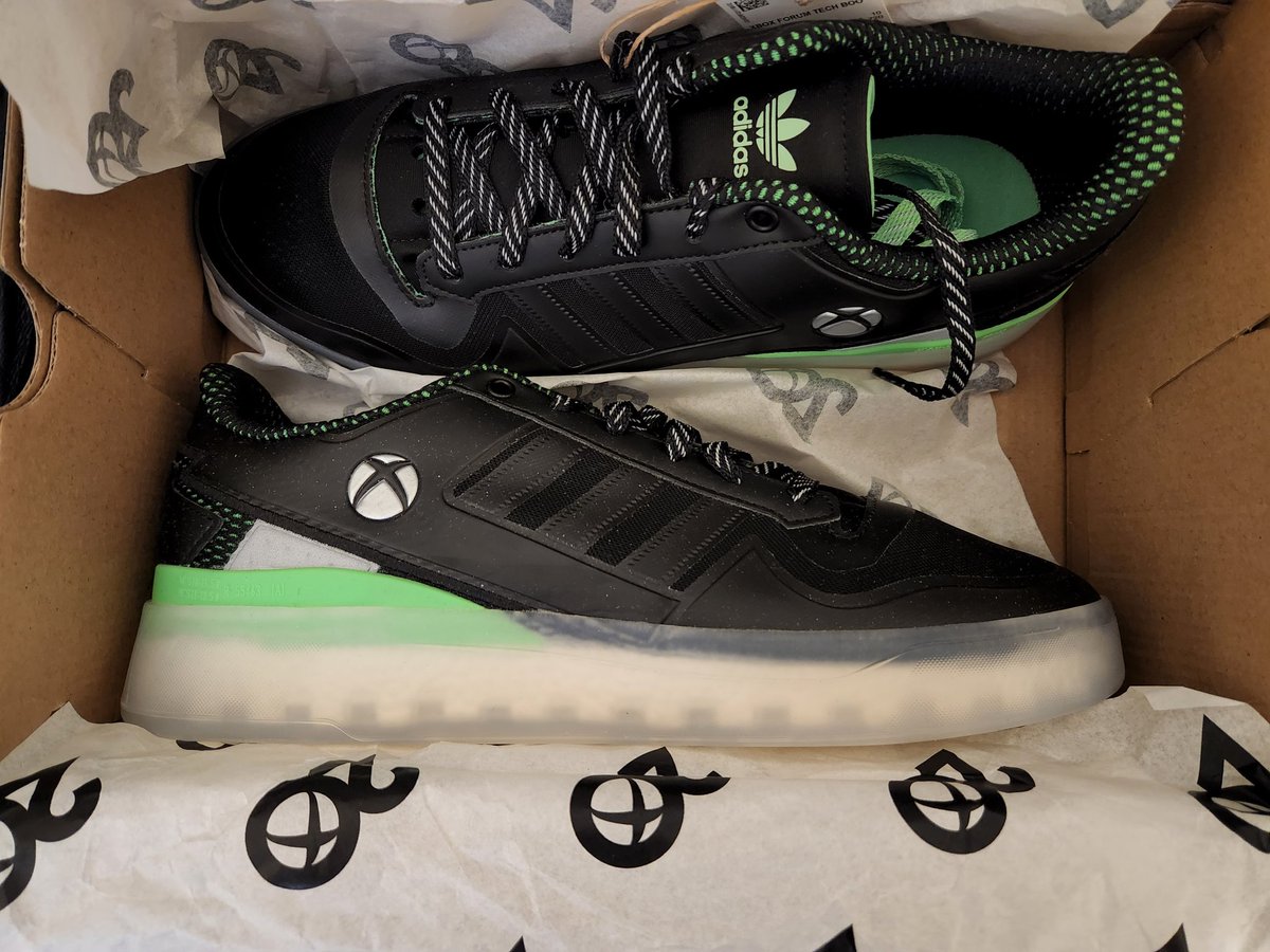 LordCognito's tweet photo. I already do. "Real Ones" already rock the official @Xbox joints😎 https://t.co/mtNDZwuYnZ