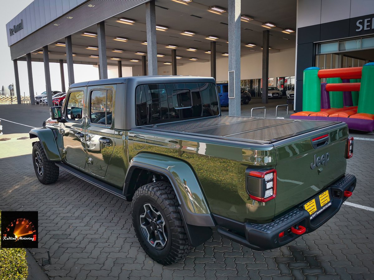 Foxy_Charmz's tweet image. More pics of the #Jeep #Gladiator #Rubicon on my Facebook or Instagram pages. Link in Bio for quick links.

#4x4 #southafrica #newcars