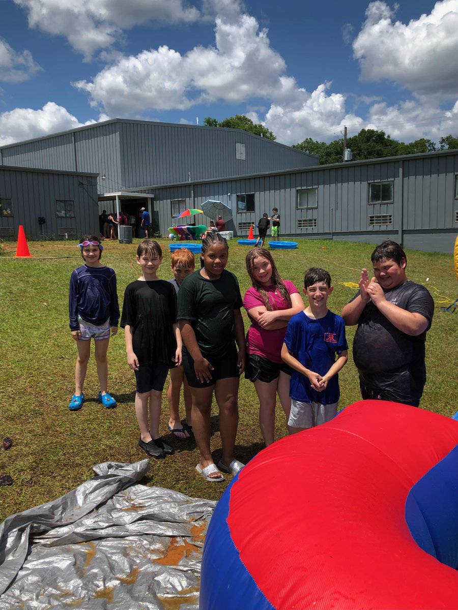 Breakthrough_CS's tweet photo. Today we're throwing it back to spring semester when we had a fun water day π
We miss our student and can't wait to see them in the fall! #BreakthroughCharter βοΈ https://t.co/rmXygoFaQ0