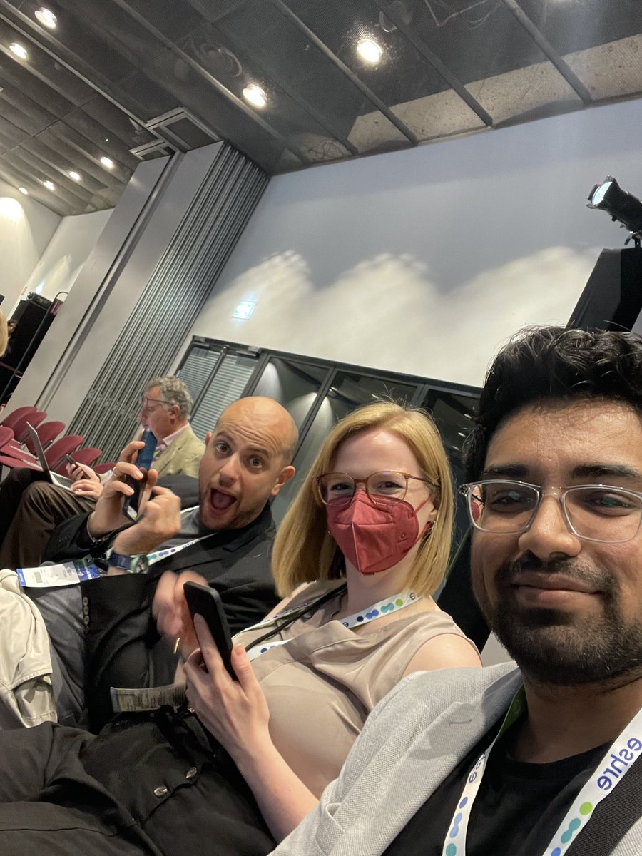The Crew @theESHRE5 

4 days intense tweeting and running around with these amazing people!
@RebekkaEinenkel @AttilioDGM7 @IsaTul @irigiri 

And we all had one thing to say, it ended too soon! Can’t wait to see you all again in #Copenhagen at #ESHRE2023 

❤️