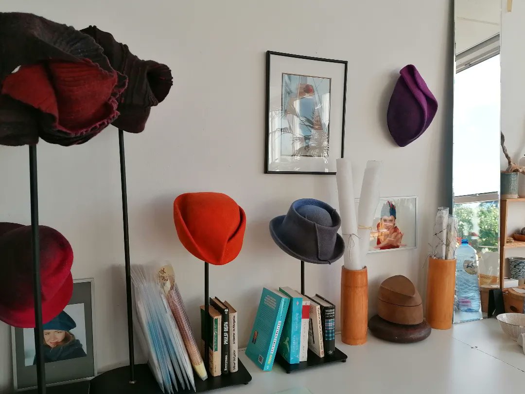 zsofiamarx's tweet image. How is your week going? Since I returned to the 'office' I have been facing my favourite wall in my studio.😊 Sitting is not my usual activity during the day, as making hats is a special branch of sport 💪🏼 😁, but July is the month reserved for a website and webshop makeover!