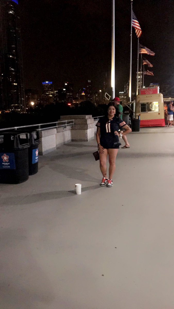 SueHappy3's tweet photo. @BearsNationCHI Bear chic! #monsterlife https://t.co/O0SoTIW565