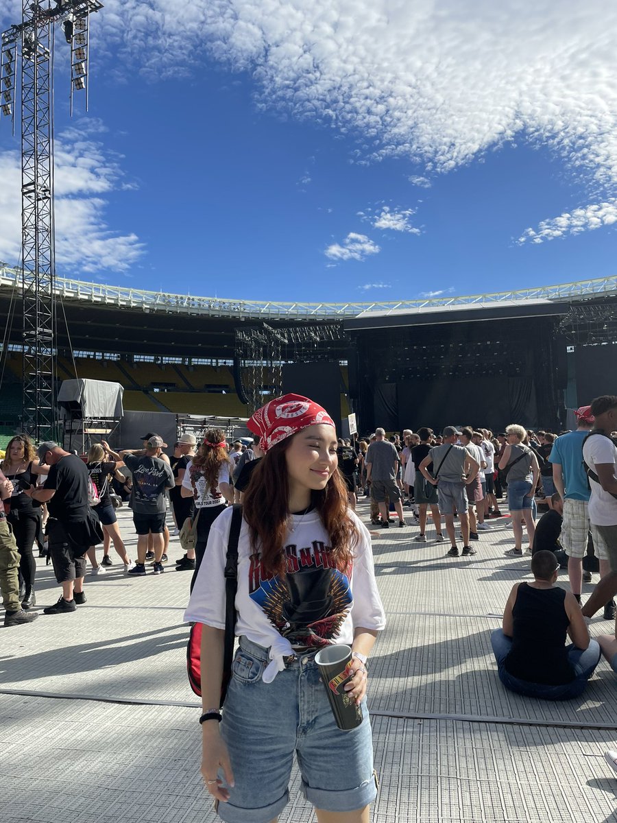 Омг, ребята сегодня я увижу Guns N' Roses !!