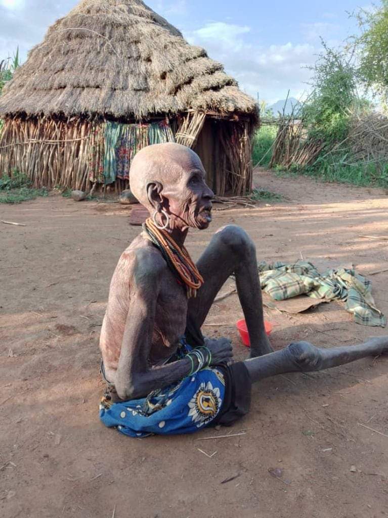 voiceofug1's tweet photo. @nbstv @francis_isano This is Karamoja Subregion.  A land with huge deposits of Gold, Marble, Uranium... Here over 90% of the population can't access clean sufficient drinking water,  the land is dry, children elderly and and disabled starve and die daily from malnutrition. 
Thanks dear H.E Bobi Wine https://t.co/0vphh50VMF
