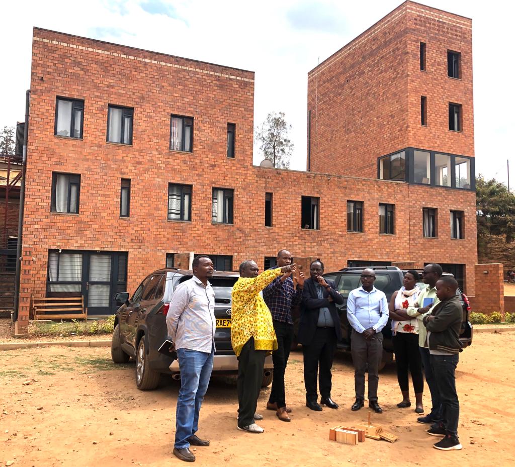 PROECCORwanda's tweet photo. Today, we hosted members of Rwanda's Senate at @CityofKigali's Mpazi Rehousing Project in @Nyarugenge. We shared more on the project's sustainability and how it has championed the use of local building materials among other benefits. #ModernBricks #BuildBetterBuildLocal https://t.co/6aKhTNI4UQ