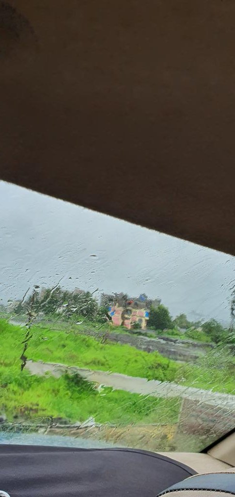 vivekkin's tweet photo. @nitin_gadkari this is the condition of #Mumbai #Goa National Highway. While you are inaugurating super highways nationwide wondering why #NH17 is neglected. Definitely someone at @NHAI_Official is not doing his duty @PMOIndia @CMOMaharashtra https://t.co/LVu2PU2IJO
