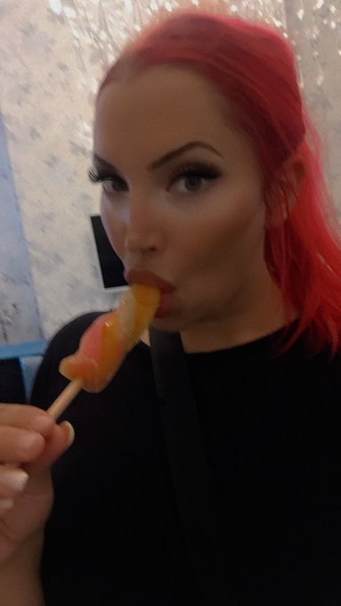 Sure is hot out there 🥵🥵🥵 https://t.co/5iuO0lRrMb<a href="/tag/bluebird"class="tags"><span>#bluebird</span></a><a href="/tag/firstadultmovie"class="tags"><span>#firstadultmovie</span></a>