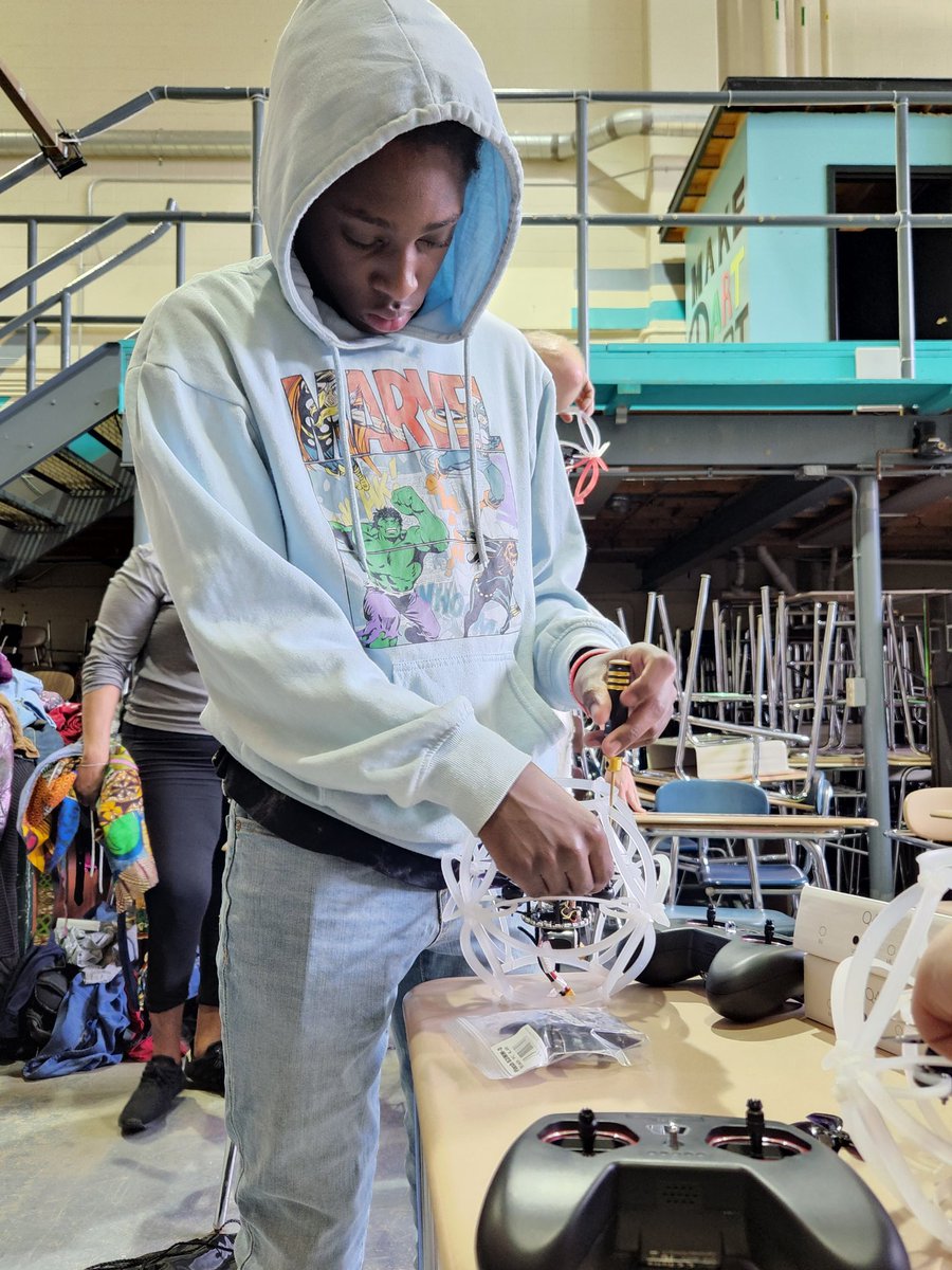 RCSDNYS's tweet image. Our students at @EdisonTechRCSD&apos;s CTE summer camp learned how to program, build and fly drones!

#NationalSummerLearningWeek