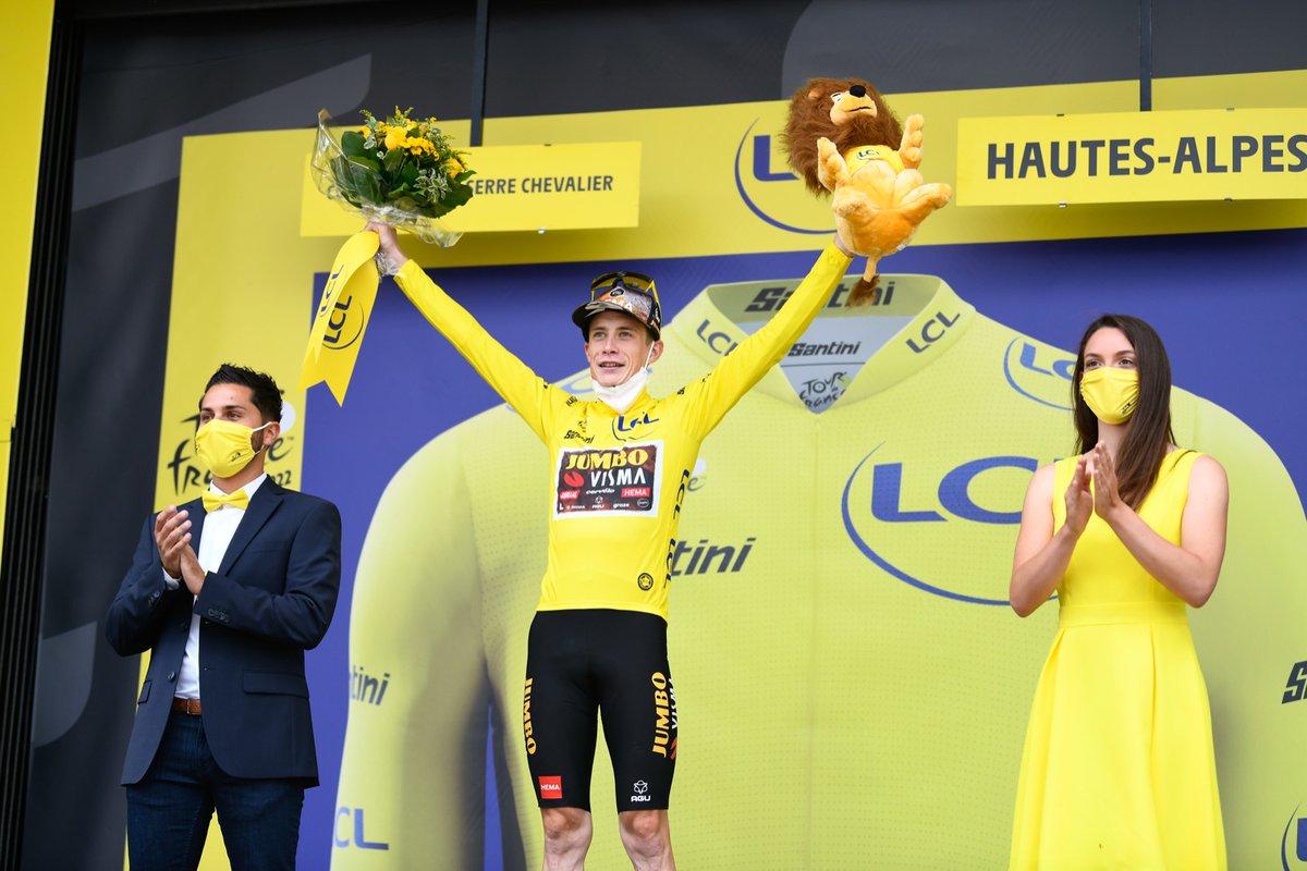 LeTour's tweet image. RT &amp;amp; follow for the chance to win a Jonas Vingegaard Yellow Jersey with @SANTINI_SMS  

RT &amp;amp; follow pour tenter de gagner un Maillot Jaune dédicacé par Jonas Vingegaard avec @SANTINI_SMS  

#TDF2022