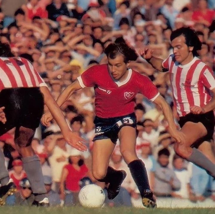 coperodiablo's tweet photo. Miren que esto no es Boca esto no es Estudiantes, acá se juega al fútbol vayan para adelante…

Lo que manda la historia lo aprendí de pendejo en el Rojo se exige me lo dijo mi viejo… https://t.co/ysqfZge7VD