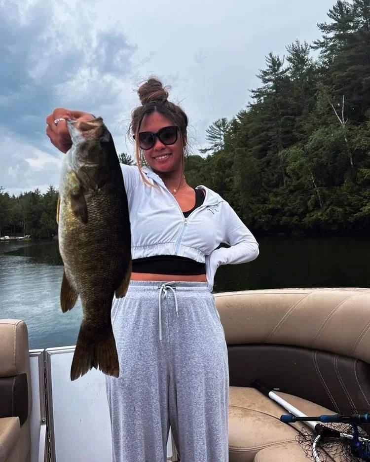 Jennifer_360_'s tweet photo. Had fun fishing in the rain for the fourth. Best part: caught my first bass 😢

Credit:@chink_a_dink https://t.co/tGWSikvJPJ