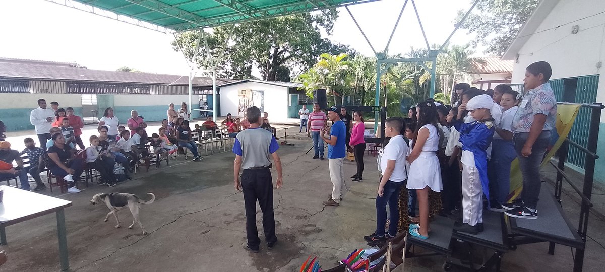 Exposistema. Ponencia sobre el programa Simón Bolívar. <a href="/elsistema_/">Ale</a> <a href="/SistemaGuarico/">Sistema Orq. Guárico</a>